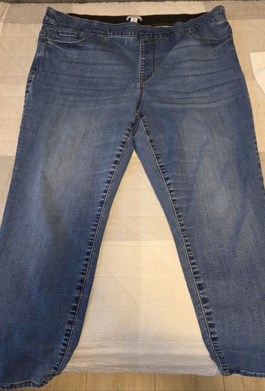 croft & barrow Straight Leg Jeans in Medium Blue Wash